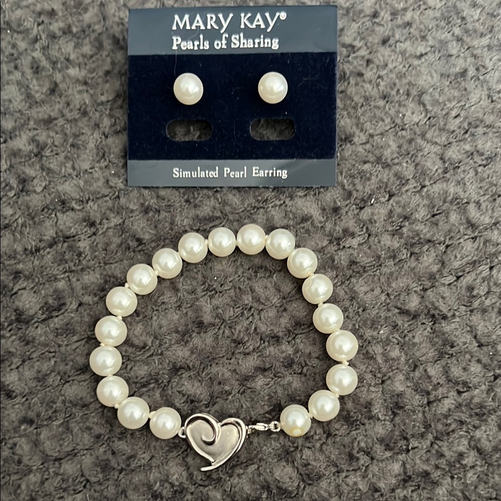 Mary Kay pearls of sharing simulated, pearl earring, and bracelet set